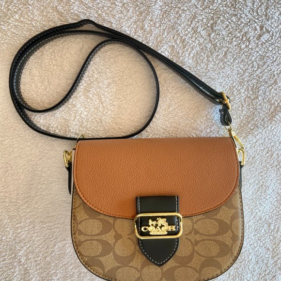 Sale 🔥 || Coach Crossbody Bags - Picture 4 of 11